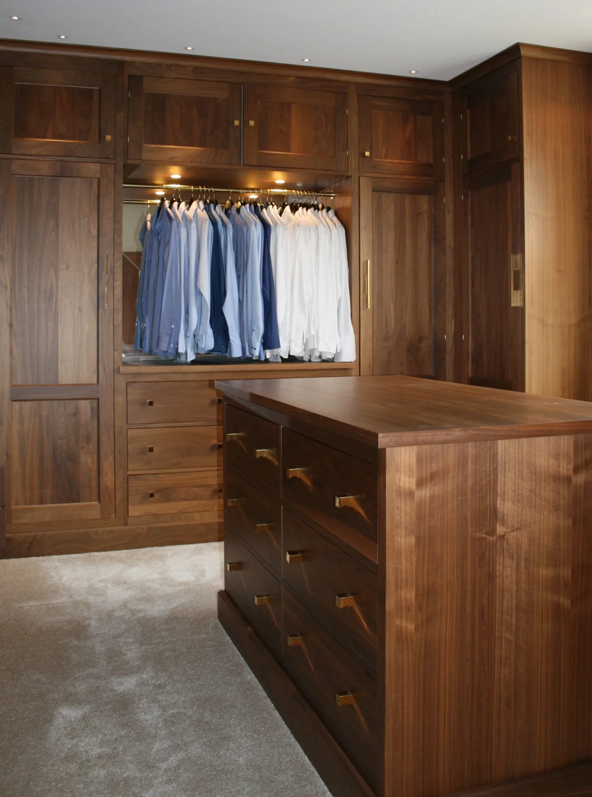 walk in closet valnöt